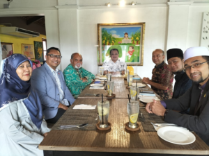 THE PRESIDENT OF ALIF WAS RECEIVED IOVER LUNCH BY HRH THE PRINCE OF PERLOS